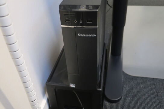 El. hæve/sænke skrivebord, computerskærm SAMSUNG, computer LENOVO samt skab