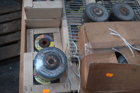 Palle med div. Skæreskiver