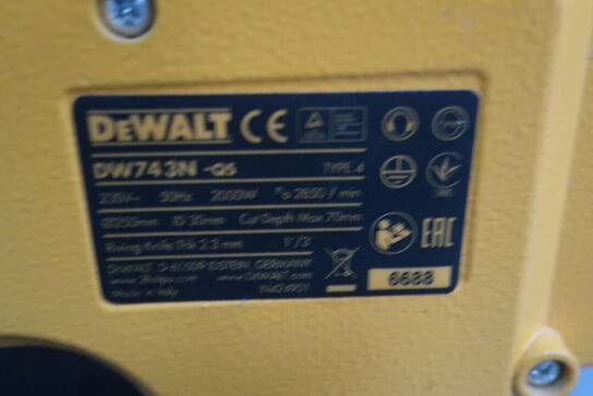 Kap-/geringssav DEWALT DW743N-QS