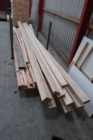 Opbevaringsstativ med div. Træ