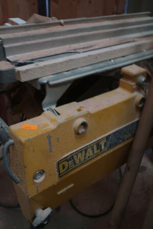 Bordrundsav DEWALT DW 743