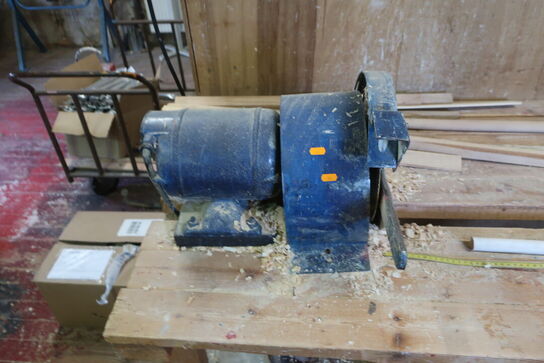 Arbejdsbord med afkorter