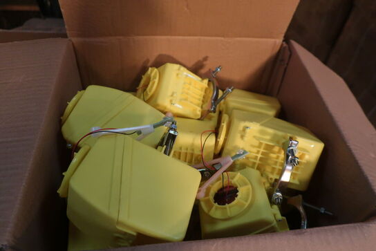 Palle med div. Dele til advarselslamper m.m.