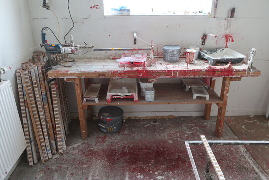 Arbejdsbord med div. Værktøj m.m.