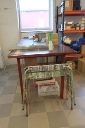 Arbejdsbord samt bukke