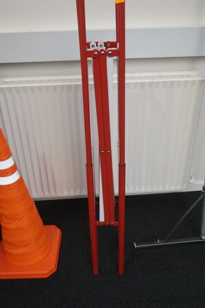 Afspærringstolpe, hegn m.m.