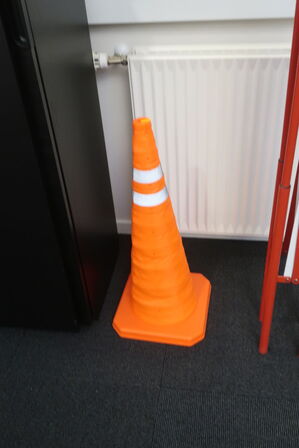 Afspærringstolpe, hegn m.m.