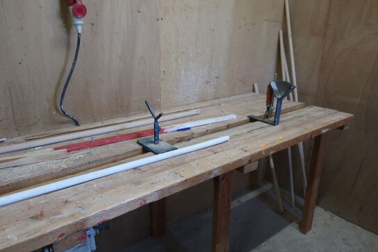 Arbejdsbord med afkorter