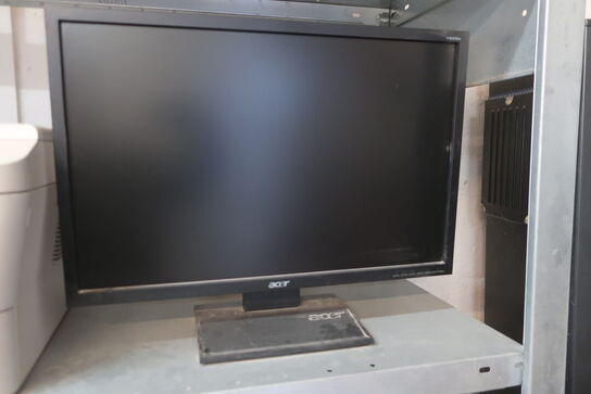 Reol med labelprinter ZEBRA GK 420d, computer HP, printer BROTHER m.m.