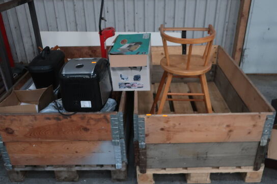 2 stk. paller med indhold