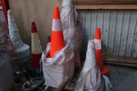 4 stk. paller med afspærringskegler