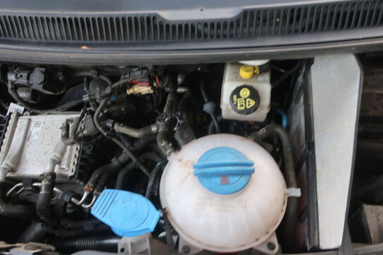 Varebil VOLKSWAGEN Transporter 2.0 Tdi Bmt 102hk Kassevogn Kort