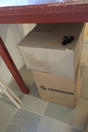 Arbejdsbord samt bukke