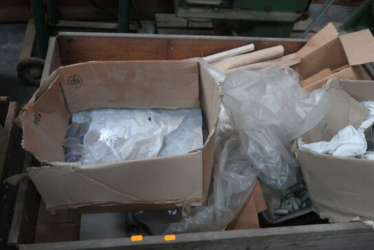 Palle med div. Varelager m.m.