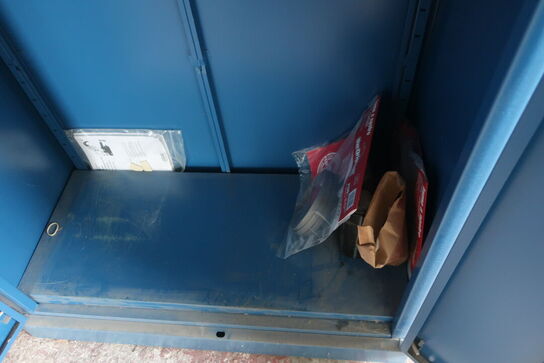 Stålskab med div. Håndværktøj, varelager m.m.