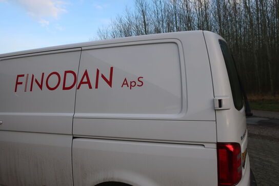 Varebil VOLKSWAGEN Transporter 2.0 Tdi Bmt 102hk Kassevogn Kort