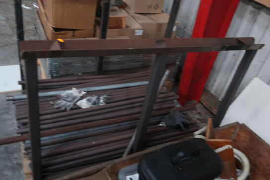 Opbevaringsstativ med div. Jern