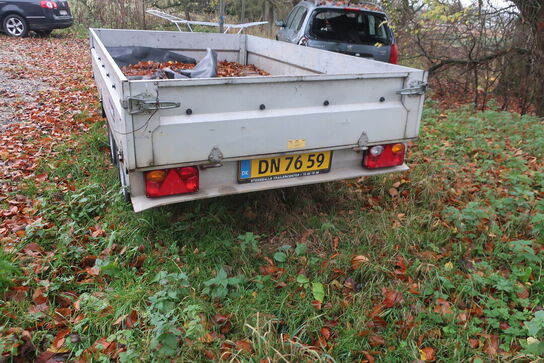 Trailer VARIANT VA 756AS-13 750 kg.