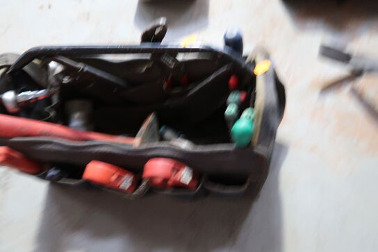 Værktøjstaske med div. Værktøj