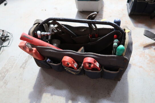 Værktøjstaske med div. Værktøj