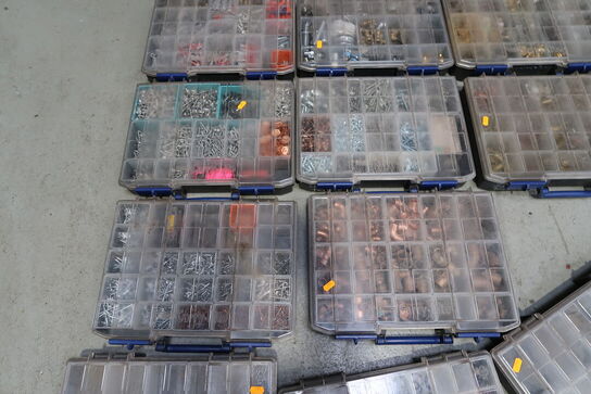 11 stk. sortimentskasser med indhold