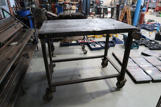 Arbejdsbord på hjul