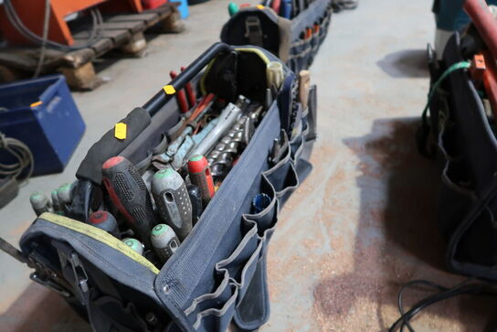 Værktøjstaske med div. Værktøj