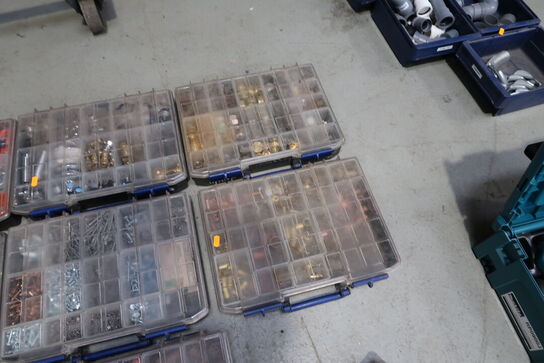 11 stk. sortimentskasser med indhold