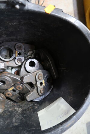 Spand med div. Pressekæber