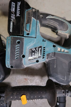 Akku borehammer MAKITA DHR243 med 2 stk. batterie og lader