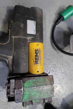 Akku axialpresse REMS Ax-Press 30 med 3 stk. batterier