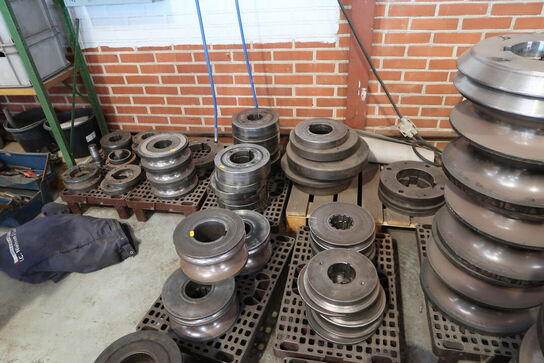 Paller med div. Værktøj til profilvalsemaskiner