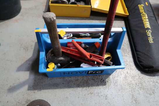 Kasse med div. Værktøj