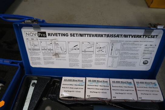 2 stk. værktøjssæt NOVIPRO m.m.