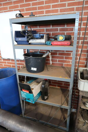 Lagerreol med div. Værktøj (defekt)