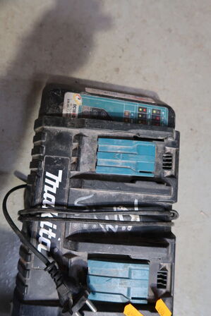 Dobbeltlader MAKITA