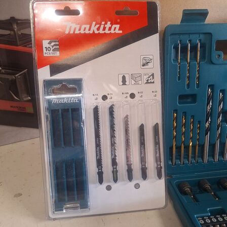 Makita Bor/bitssæt 60 Dele + Makita stiksavklinger 10 dele
