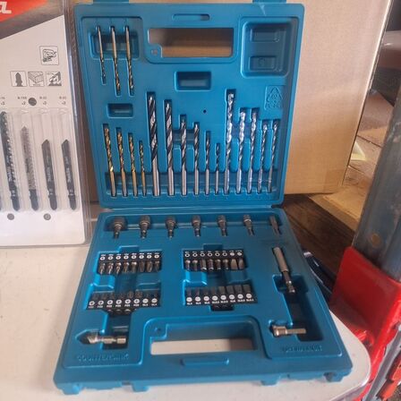 Makita Bor/bitssæt 60 Dele + Makita stiksavklinger 10 dele