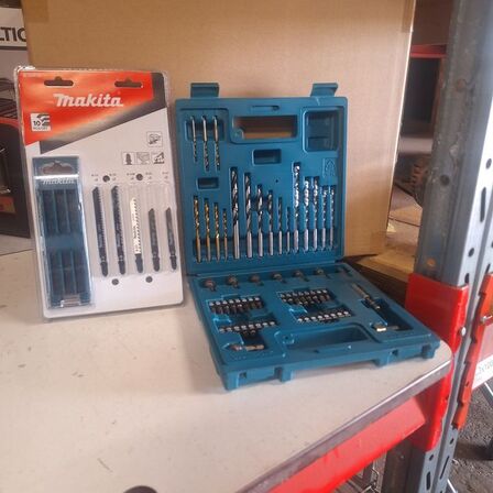 Makita Bor/bitssæt 60 Dele + Makita stiksavklinger 10 dele