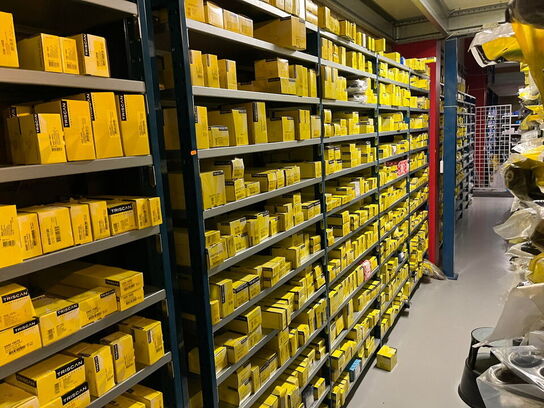 Stort parti lagerreoler