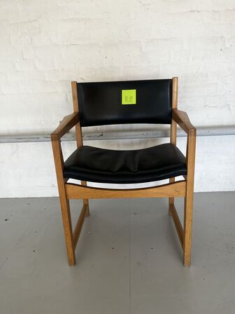 Leather chair N/A