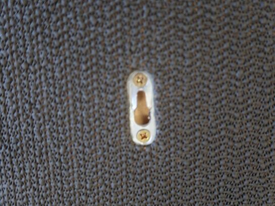 Læder hynde med ryglæn (monteres på mur) + ekstra siddehynde MOLBALLE (se beskrivelse)