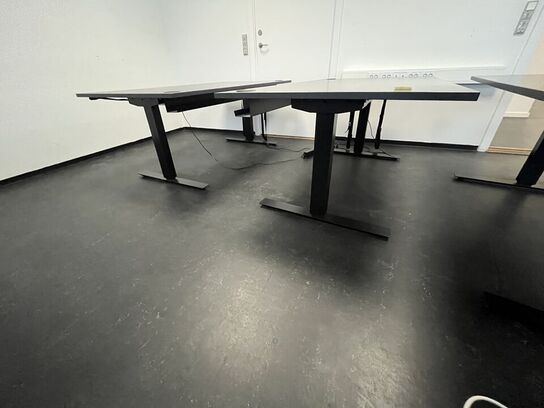 Fem hæve/sænkeborde  