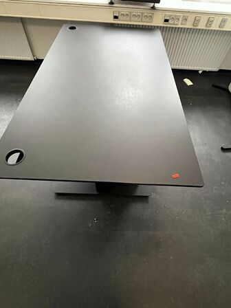 To hæve/sænkeborde