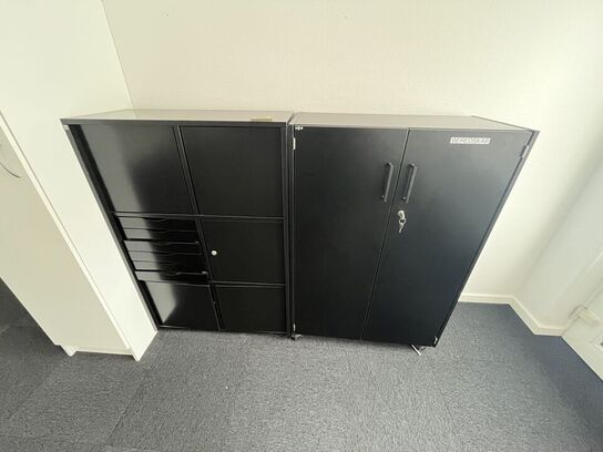 To kontorskabe, forskellige modeller.