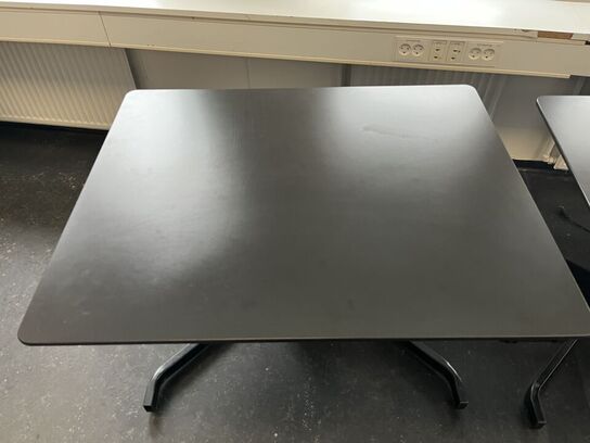 To hæve/sænkeborde. 