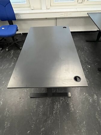 Otte hæve/sænkeborde, assorterede