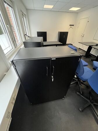 Fire kontorskabe, EFG. 