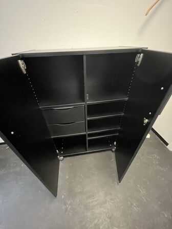 Fire kontorskabe, EFG. 