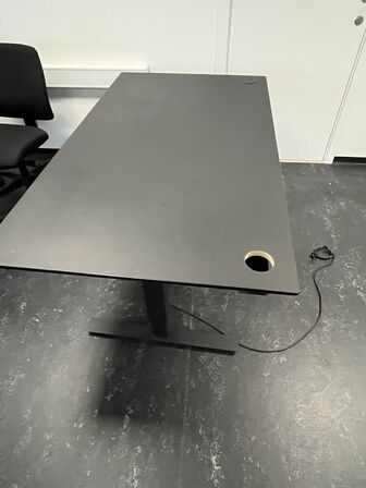 Otte hæve/sænkeborde, assorterede